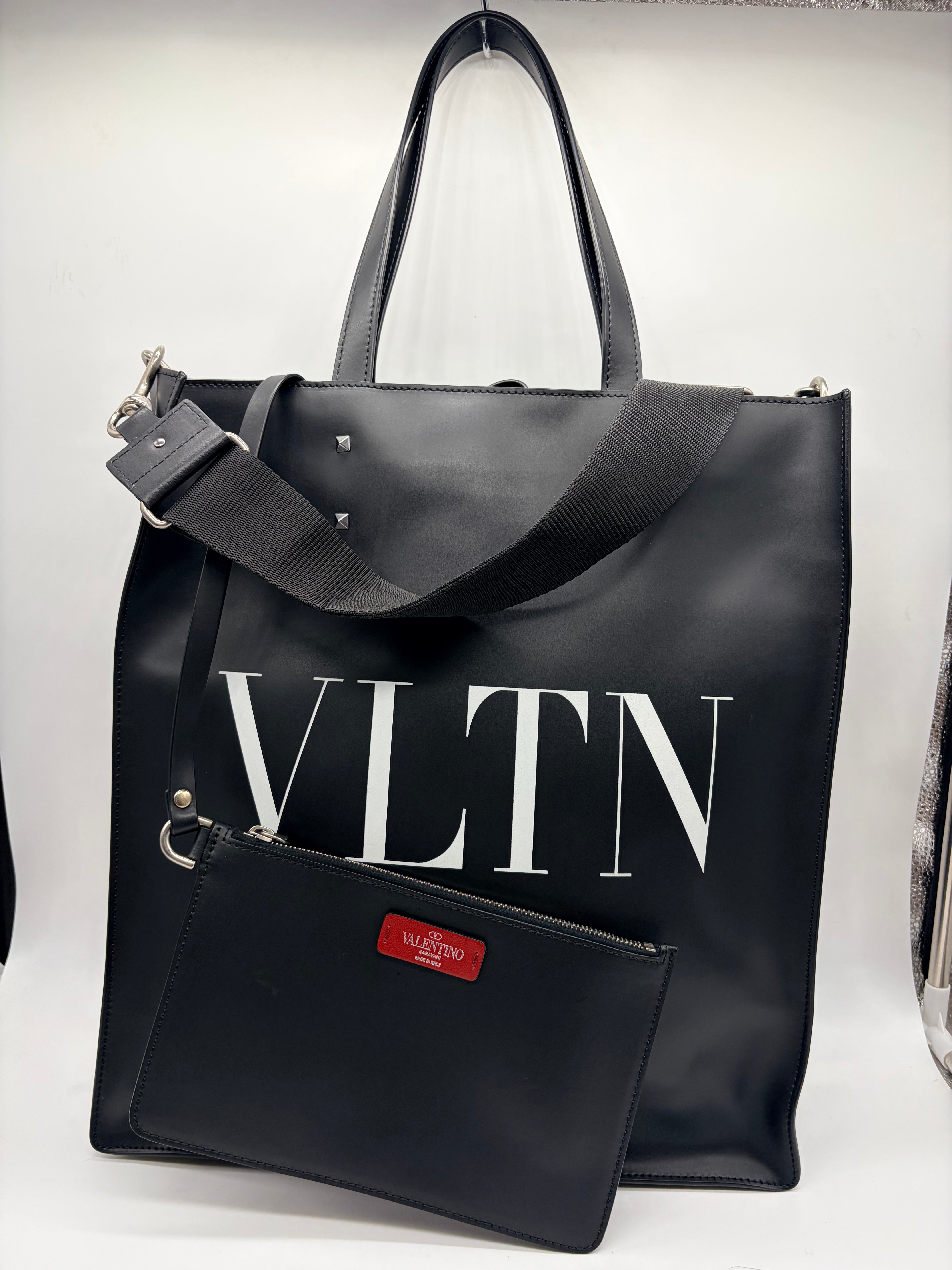 Valentino VLTN Shopping